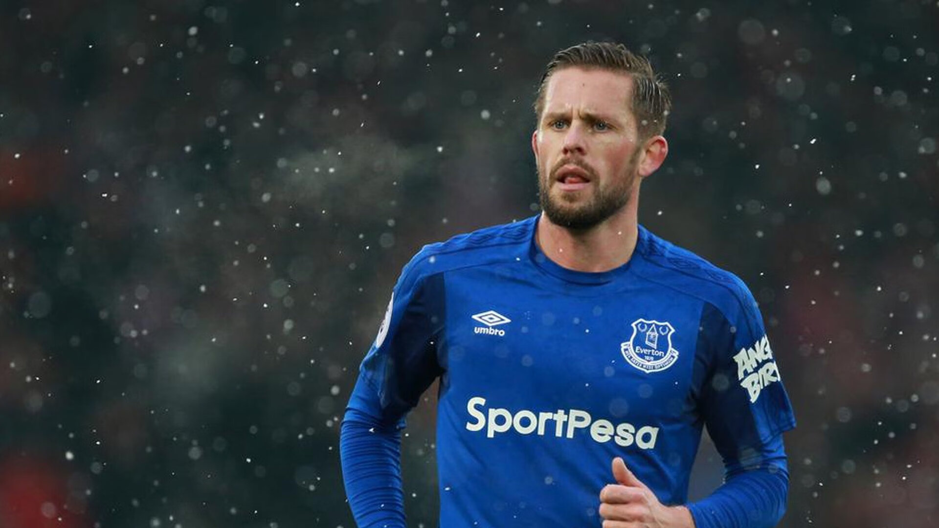 全国武术散打争霸赛 重量级选手一击定胜负